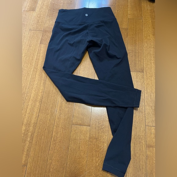 Lululemon wunder unders sz 8 black New without tags - Picture 3 of 3